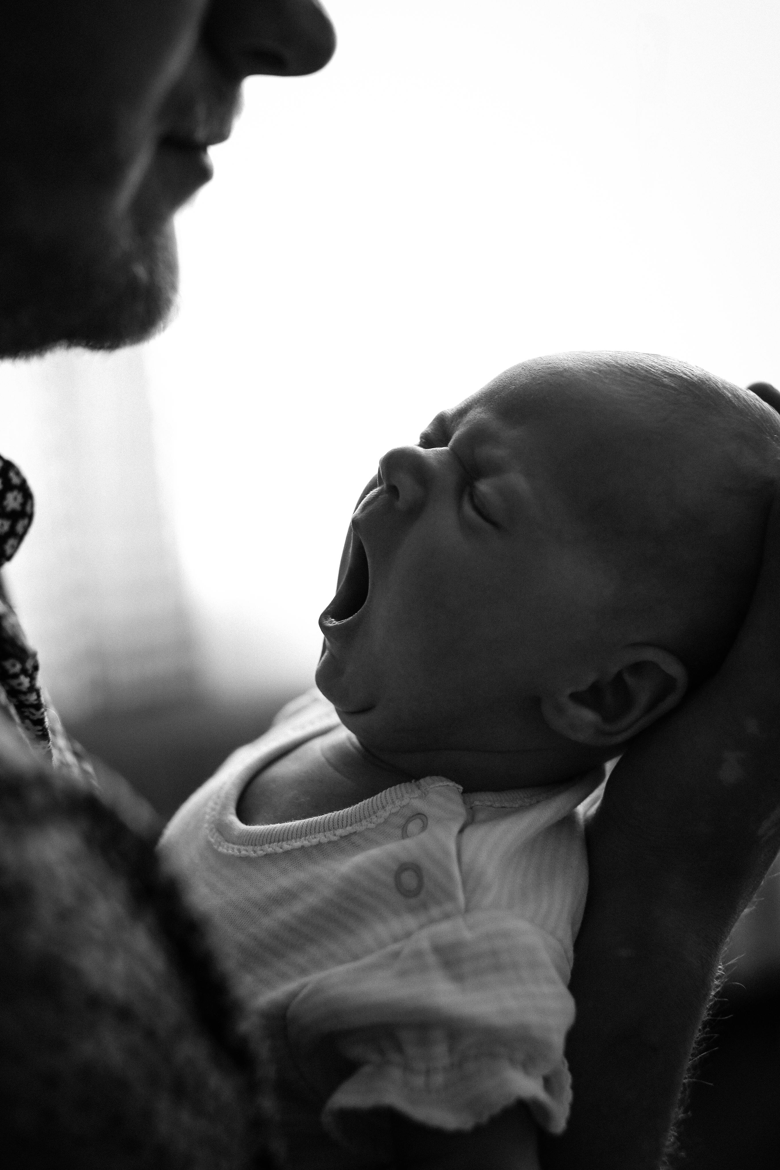 Mon bébé de 9 mois ne dort que 30 minutes par sieste, comment allonger son sommeil ?